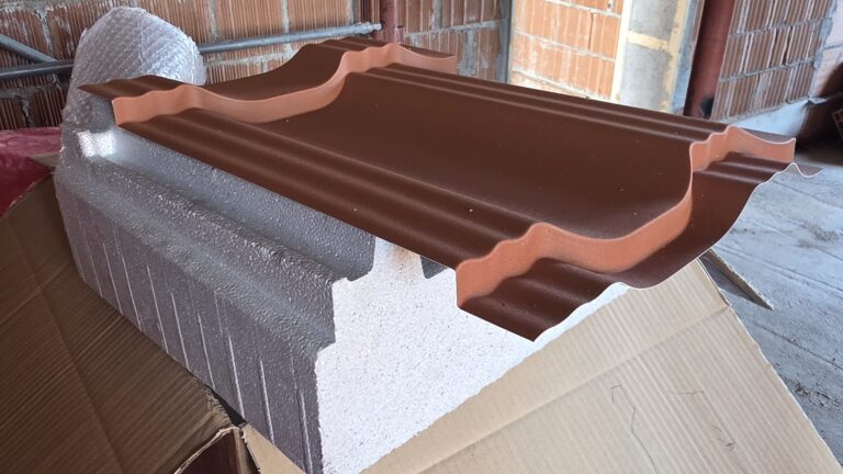 Copertura in alluminio coibentato Tegomont effetto tegola